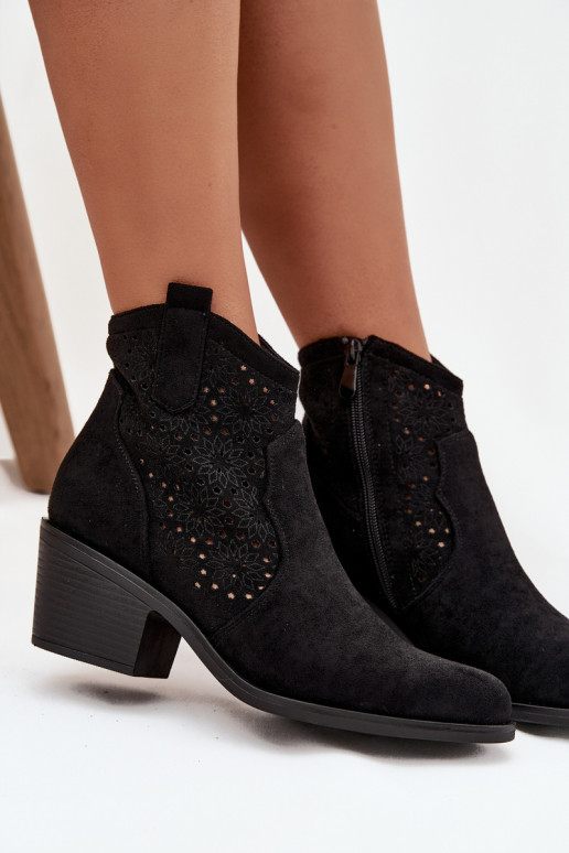 Stivali da donna con elementi traforati con i tacchi S.Barski HY52-529 colore nero