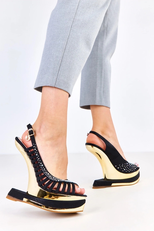 Sandali neri con zirconi su tacco...