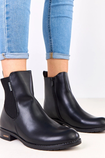 Stivaletti neri con suola piatta e cucitura elastica, Gres