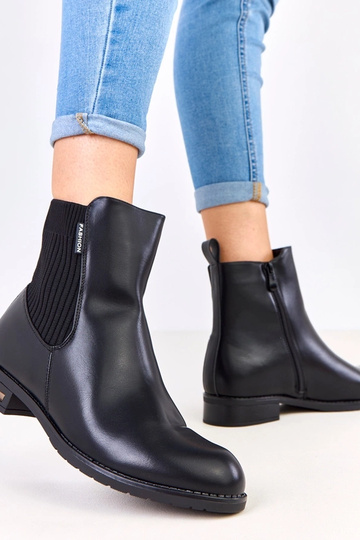 Stivaletti neri con suola... 2