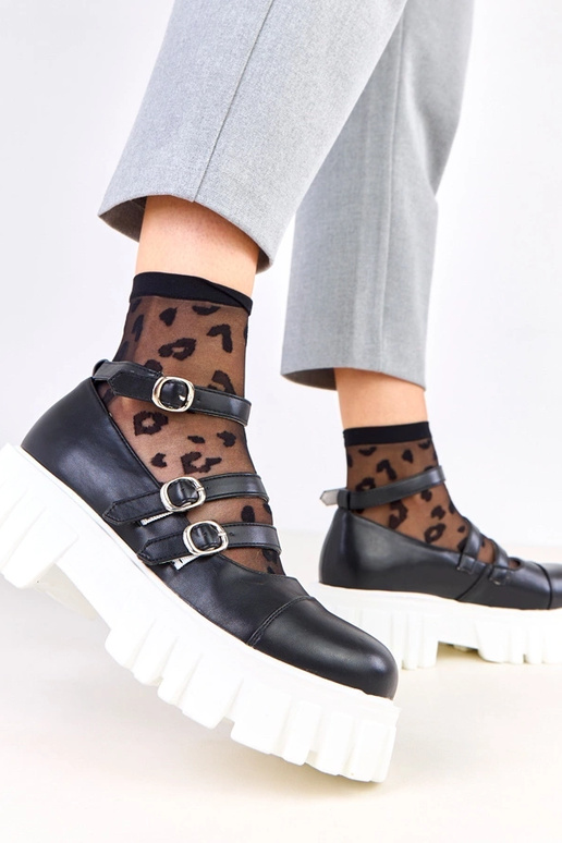 Pantofole nere su suola tipo trattore...