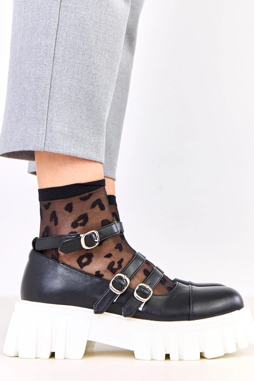 Pantofole nere su suola tipo trattore...