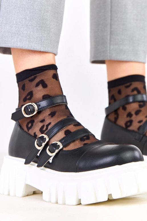 Pantofole nere su suola tipo trattore...