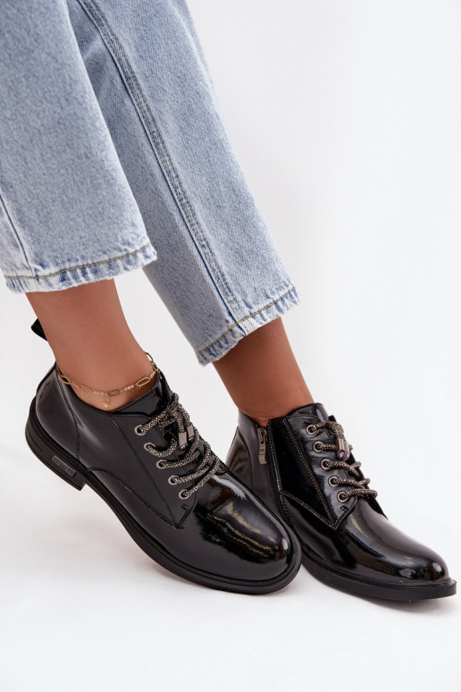 Pelle con effetto vernice Stivali da donna Con decorazioni Allacciaturam D&A MR52-124 colore nero