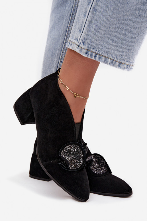 Pelle Scarpe scamosciate Femminile con i tacchi con ornamenti D&A MR52-182 colore nero