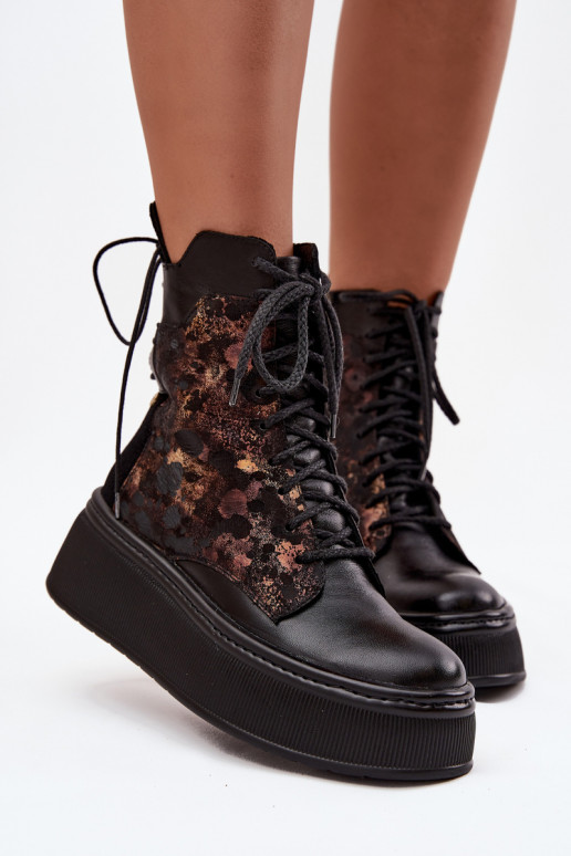 Pelle Stivali con una piattaforma Deveciejka 07086-01 colore nero Pelle Stivali con una piattaforma Deveciejka 07086-01 colore nero