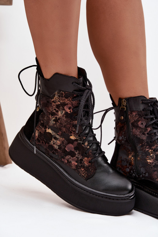 Pelle Stivali con una piattaforma Deveciejka 07086-01 colore nero Pelle Stivali con una piattaforma Deveciejka 07086-01 colore nero