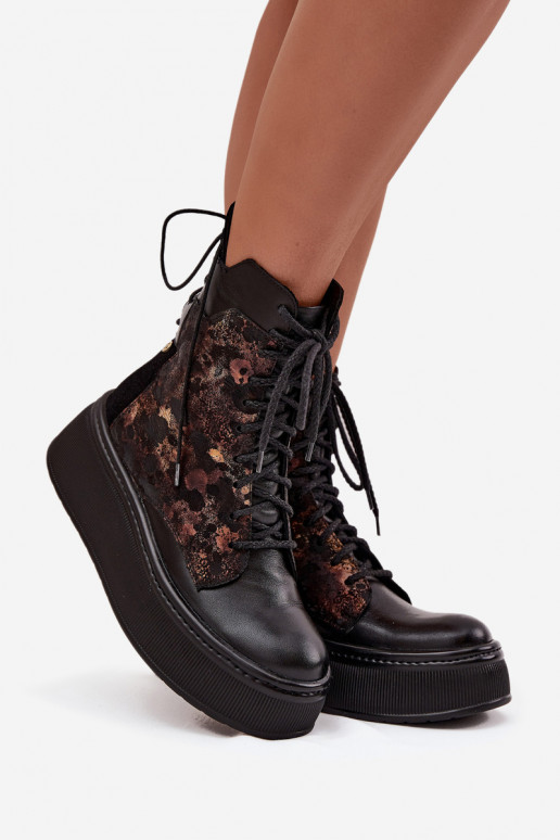 Pelle Stivali con una piattaforma Deveciejka 07086-01 colore nero Pelle Stivali con una piattaforma Deveciejka 07086-01 colore nero