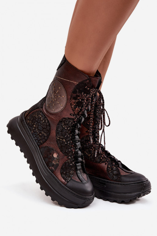 Pelle Stivali con una piattaforma riscaldamento Deveciejka 06565-02 marrone-colore dorato