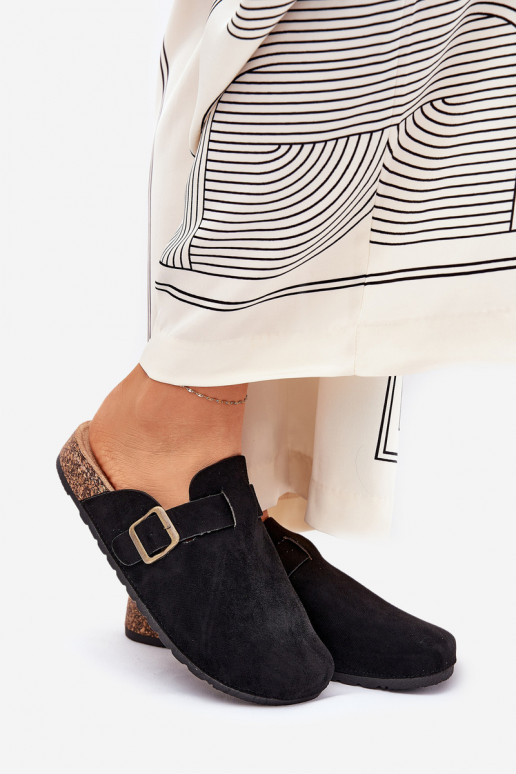 Pantofole Zoccoli Femminile i con una piattaforma con fibbie colore nero Selio