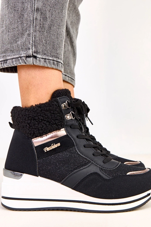 Scarpe sportive alte nere e calde con...