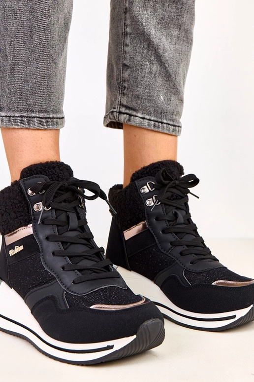 Scarpe sportive alte nere e calde con...