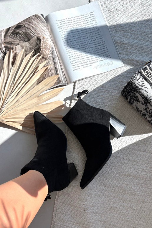 Stivali da donna con dettagli eleganti colore nero Halisse