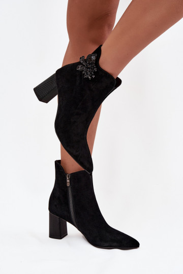 dalla pelle scamosciata Stivali da donna con ornamenti D&A CR52-686 colore nero