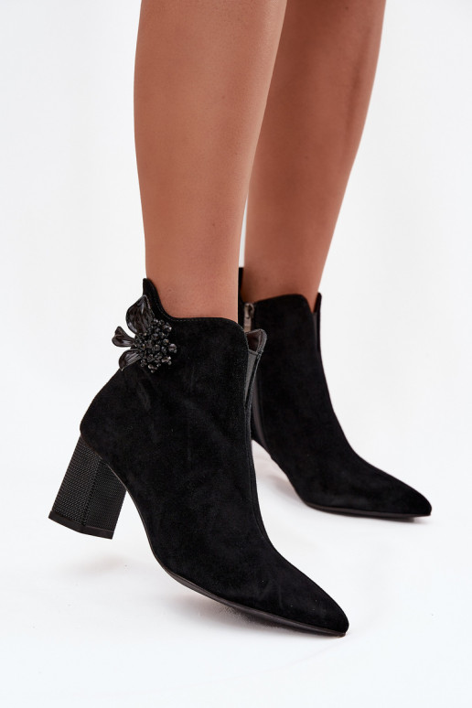 dalla pelle scamosciata Stivali da donna con ornamenti D&A CR52-686 colore nero