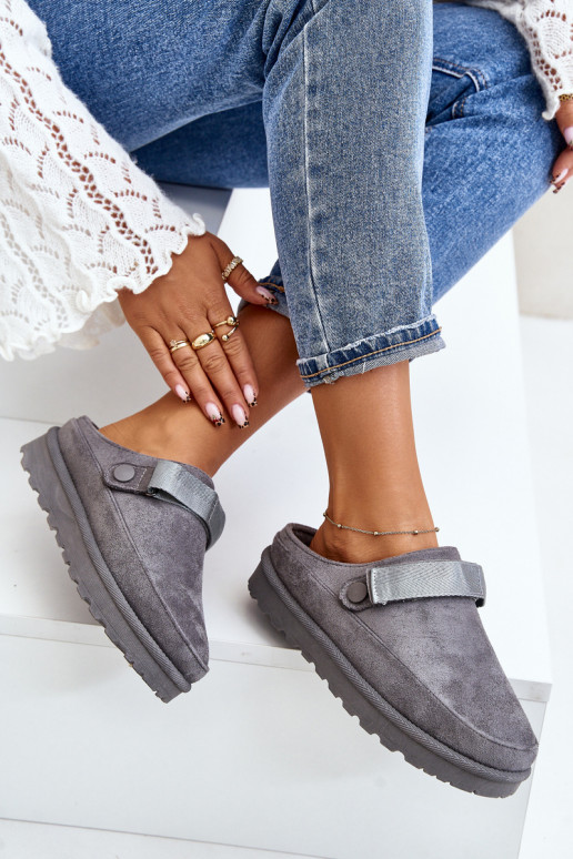 Femminile Pantofole riscaldamento con pelliccia all interno con una piattaforma colore grigio Azida