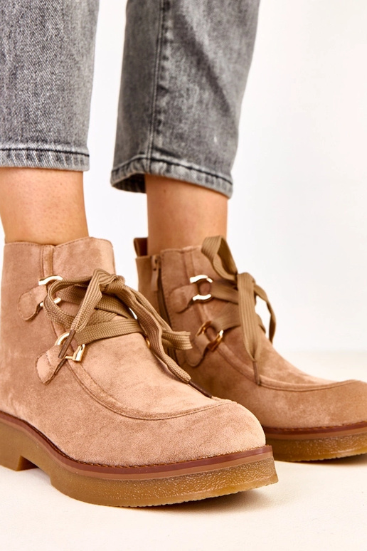 Stivaletti caldi sabbia con lacci... Stivaletti caldi sabbia con lacci...