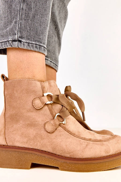 Stivaletti caldi sabbia con lacci... Stivaletti caldi sabbia con lacci...