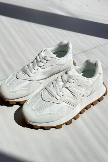 Scarpe modello sneakers scarpe da ginnastica Femminile Colore bianco Kalelia 2