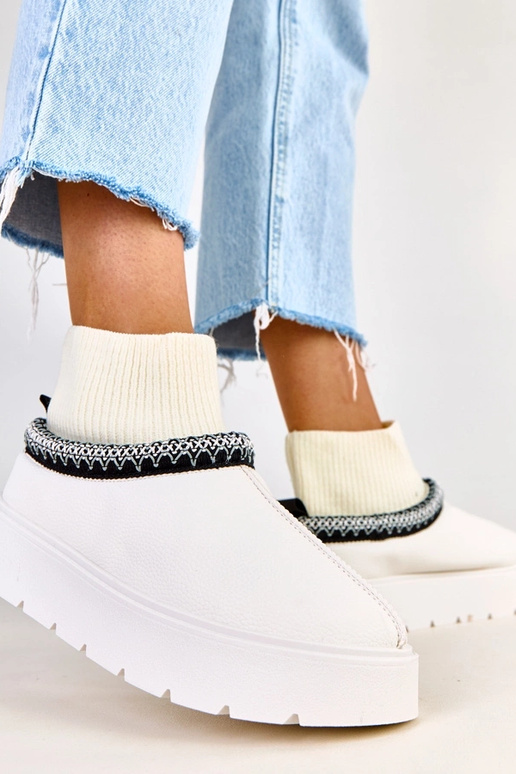 Stivali da neve bianchi con gambale a... Stivali da neve bianchi con gambale a...