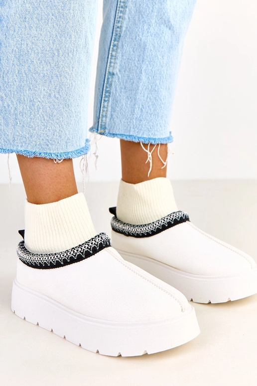 Stivali da neve bianchi con gambale a... Stivali da neve bianchi con gambale a...