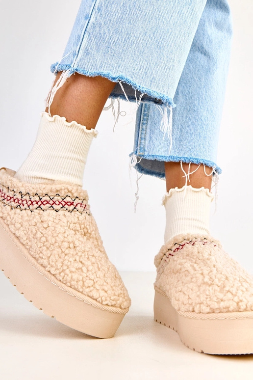 Stivali da neve beige bassi con... Stivali da neve beige bassi con...