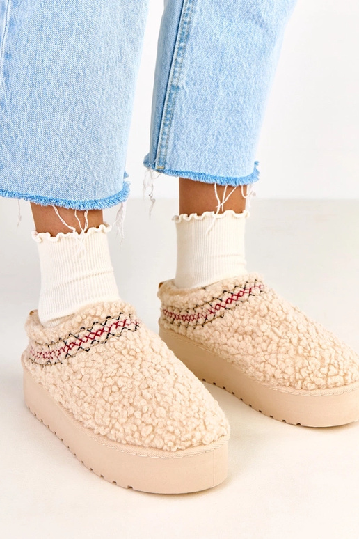 Stivali da neve beige bassi con... Stivali da neve beige bassi con...