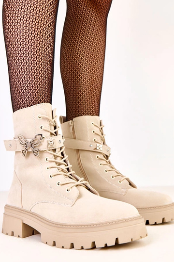 Stivali alti color sabbia...