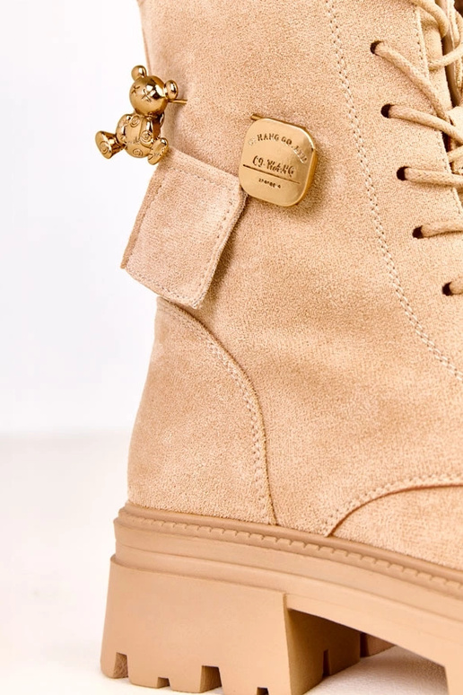 Stivali alti color sabbia decorati... Stivali alti color sabbia decorati...