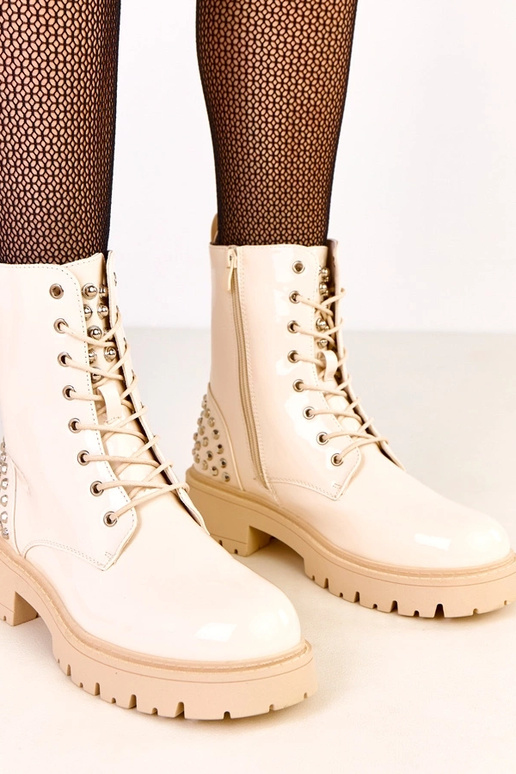 Stivali alti color sabbia in vernice... Stivali alti color sabbia in vernice...