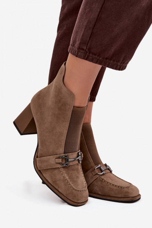 Stivali da donnaAbilitatoturalnego dalla pelle scamosciatau con i tacchi Artiker 57C0222 beige