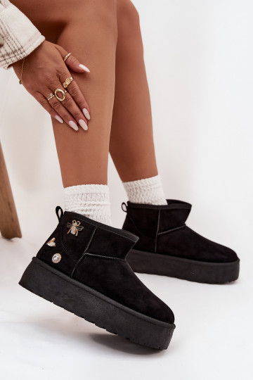 Stivali da neve Femminile con una piattaformaPrzypinkami colore nero Deveelle