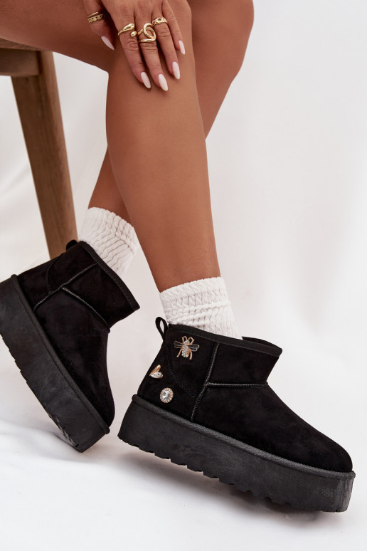 Stivali da neve Femminile con una piattaformaPrzypinkami colore nero Deveelle