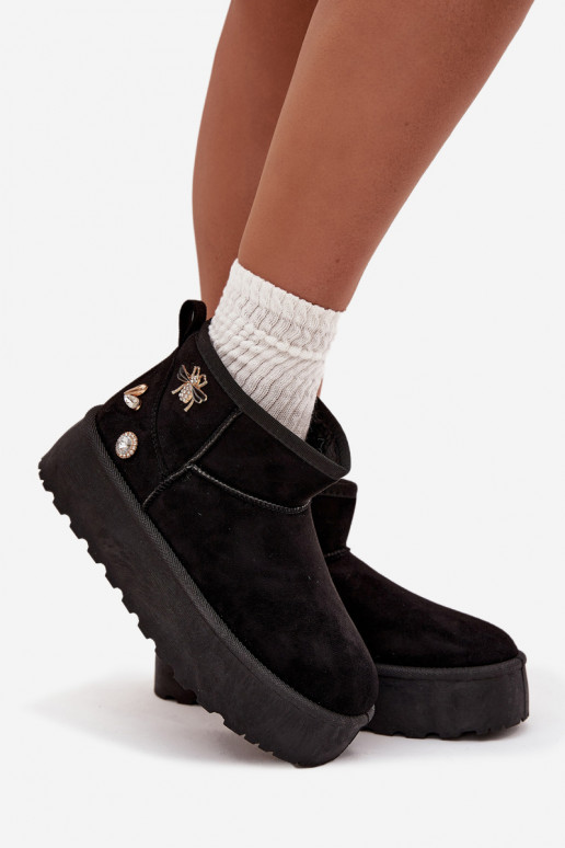 Stivali da neve Femminile con una piattaformaPrzypinkami colore nero Deveelle