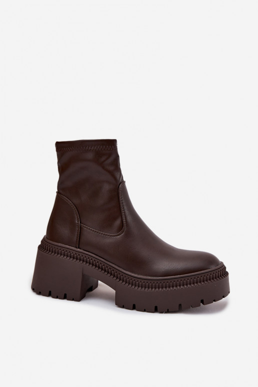 Stivaletti da donna con tacco massiccio e plateau in ecopelle marrone Elvianne Stivaletti da donna con tacco massiccio e plateau in ecopelle marrone Elvianne