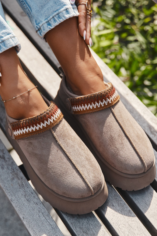 Stivali da neve da donna bassi con cinturini mobili e ricami, con plateau di colore sabbia Lyrisse Stivali da neve da donna bassi con cinturini mobili e ricami, con plateau di colore sabbia Lyrisse