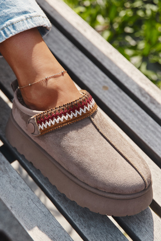 Stivali da neve da donna bassi con cinturini mobili e ricami, con plateau di colore sabbia Lyrisse Stivali da neve da donna bassi con cinturini mobili e ricami, con plateau di colore sabbia Lyrisse