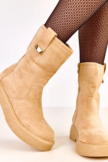 Stivaletti color sabbia in suede sintetico con decorazione dorata Mileda 2