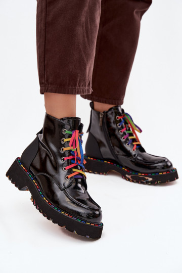 Pelle con effetto vernice Stivali da donna Artiker 57C0064 colore nero