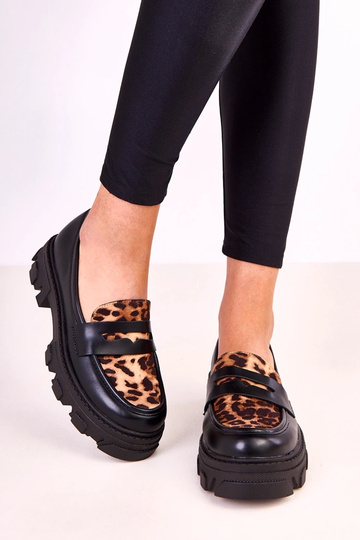 Mocassini neri con accento... 2