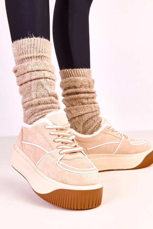 Scarpe sportive color sabbia calde...