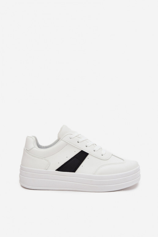 Scarpe modello sneakers Femminile con una piattaforma Colore bianco Elvessia