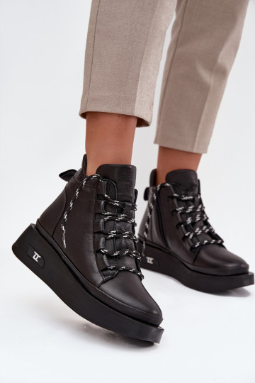 Pelle Stivali da donna con una piattaforma riscaldamento Artiker 55C0809 colore nero