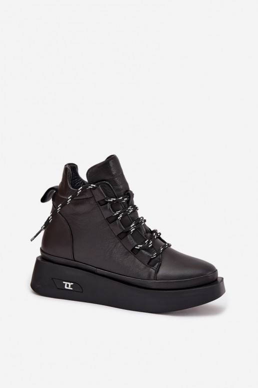 Pelle Stivali da donna con una piattaforma riscaldamento Artiker 55C0809 colore nero