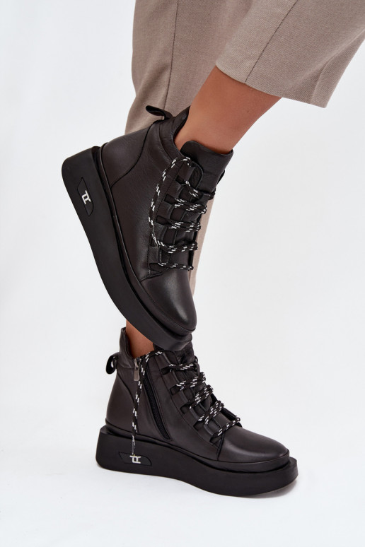 Pelle Stivali da donna con una piattaforma riscaldamento Artiker 55C0809 colore nero