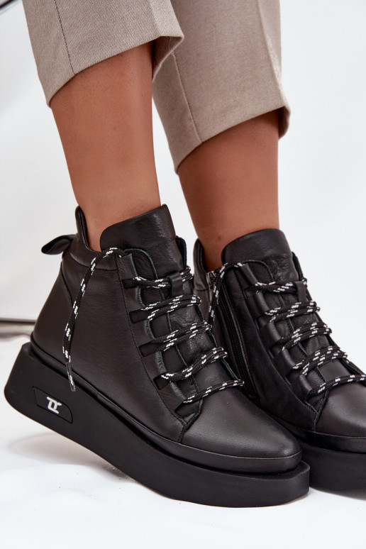 Pelle Stivali da donna con una piattaforma riscaldamento Artiker 55C0809 colore nero