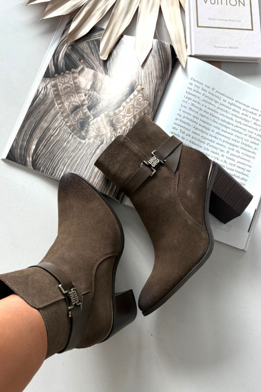 Stivali da donnaAbilitatoturalnego dalla pelle scamosciatau con i tacchi riscaldamento Sergio Leone BT25384-S colore kaki Stivali da donnaAbilitatoturalnego dalla pelle scamosciatau con i tacchi riscaldamento Sergio Leone BT25384-S colore kaki