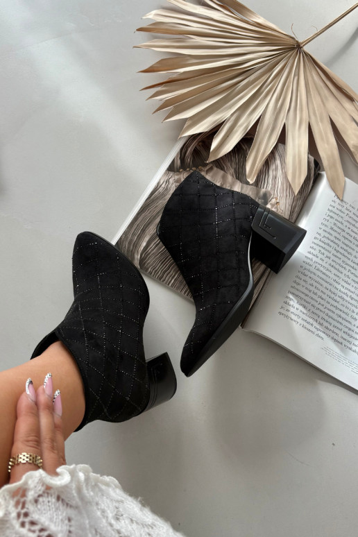 Stivaletti da donna con decorazione D&A MR52-133 color nero