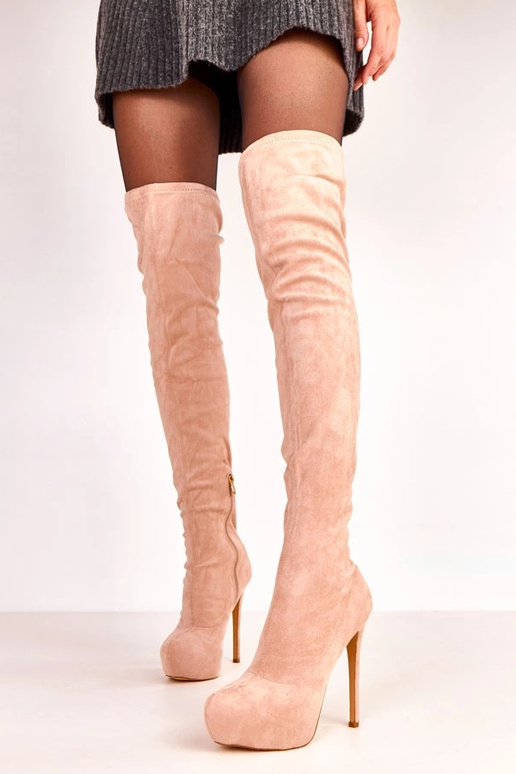 Stivali sopra il ginocchio in... Stivali sopra il ginocchio in...