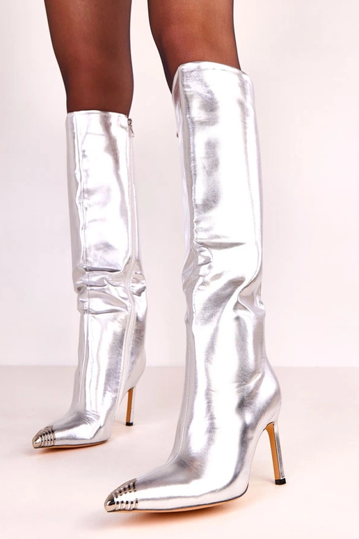 Stivali alti eleganti argento con... Stivali alti eleganti argento con...